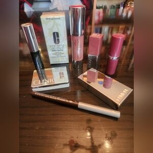 Clinique Makeup Set - Black, Pink, Brown